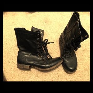 Black boots never worn!